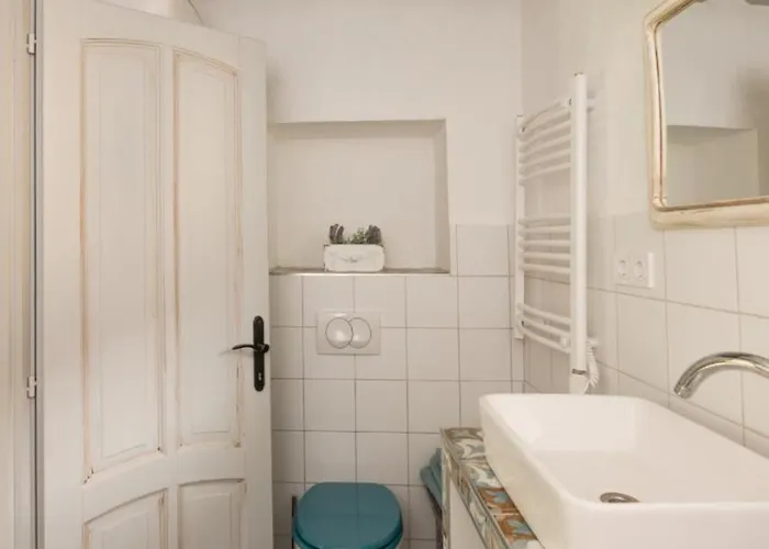 Lovely Веленце